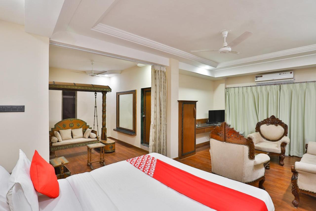 Oyo 23540 Hotel Suryakant Rajkot Εξωτερικό φωτογραφία
