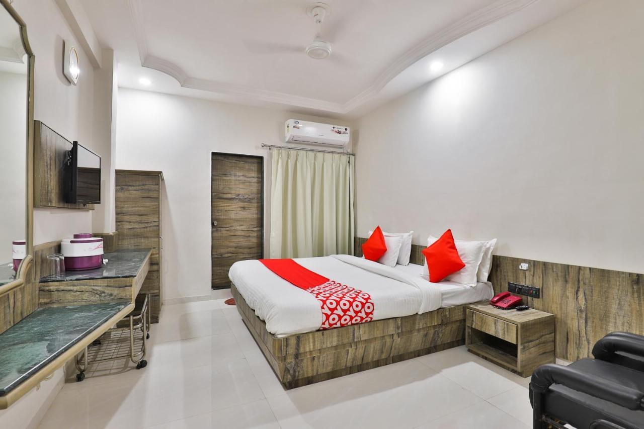 Oyo 23540 Hotel Suryakant Rajkot Εξωτερικό φωτογραφία