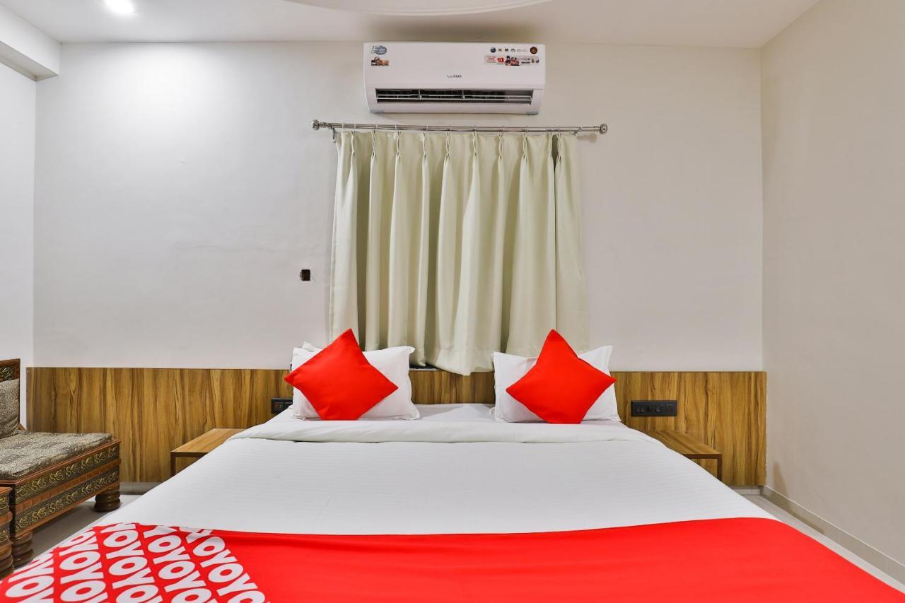 Oyo 23540 Hotel Suryakant Rajkot Εξωτερικό φωτογραφία