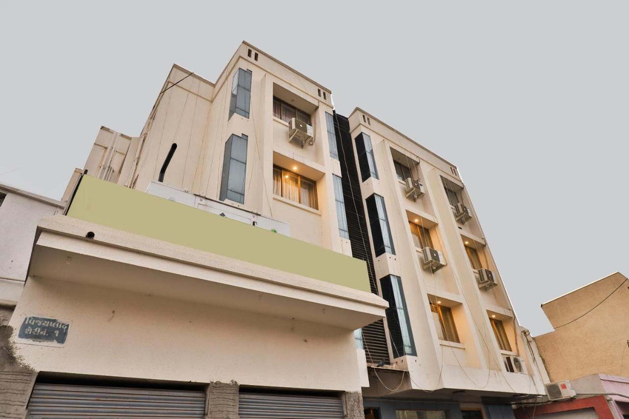 Oyo 23540 Hotel Suryakant Rajkot Εξωτερικό φωτογραφία