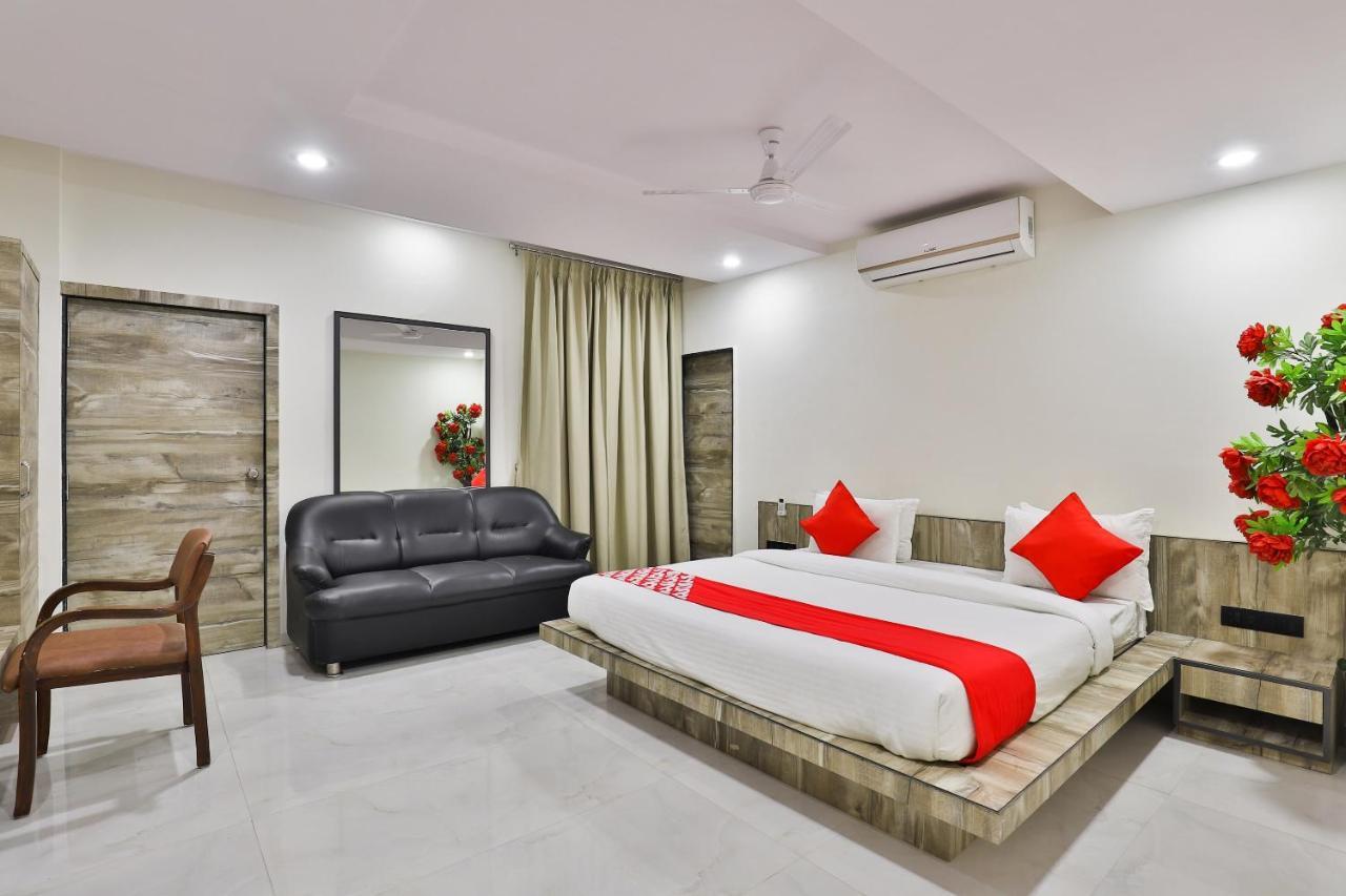 Oyo 23540 Hotel Suryakant Rajkot Εξωτερικό φωτογραφία
