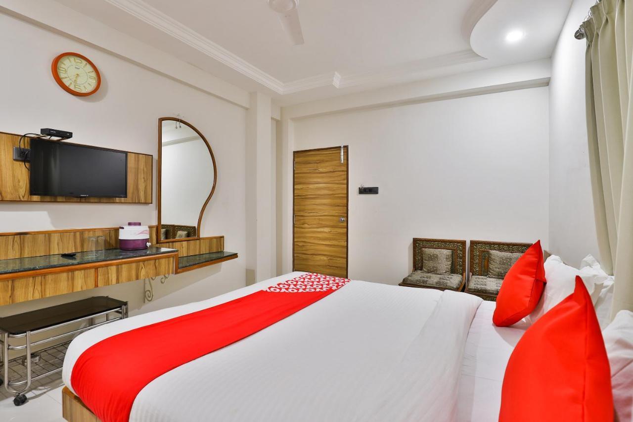 Oyo 23540 Hotel Suryakant Rajkot Εξωτερικό φωτογραφία