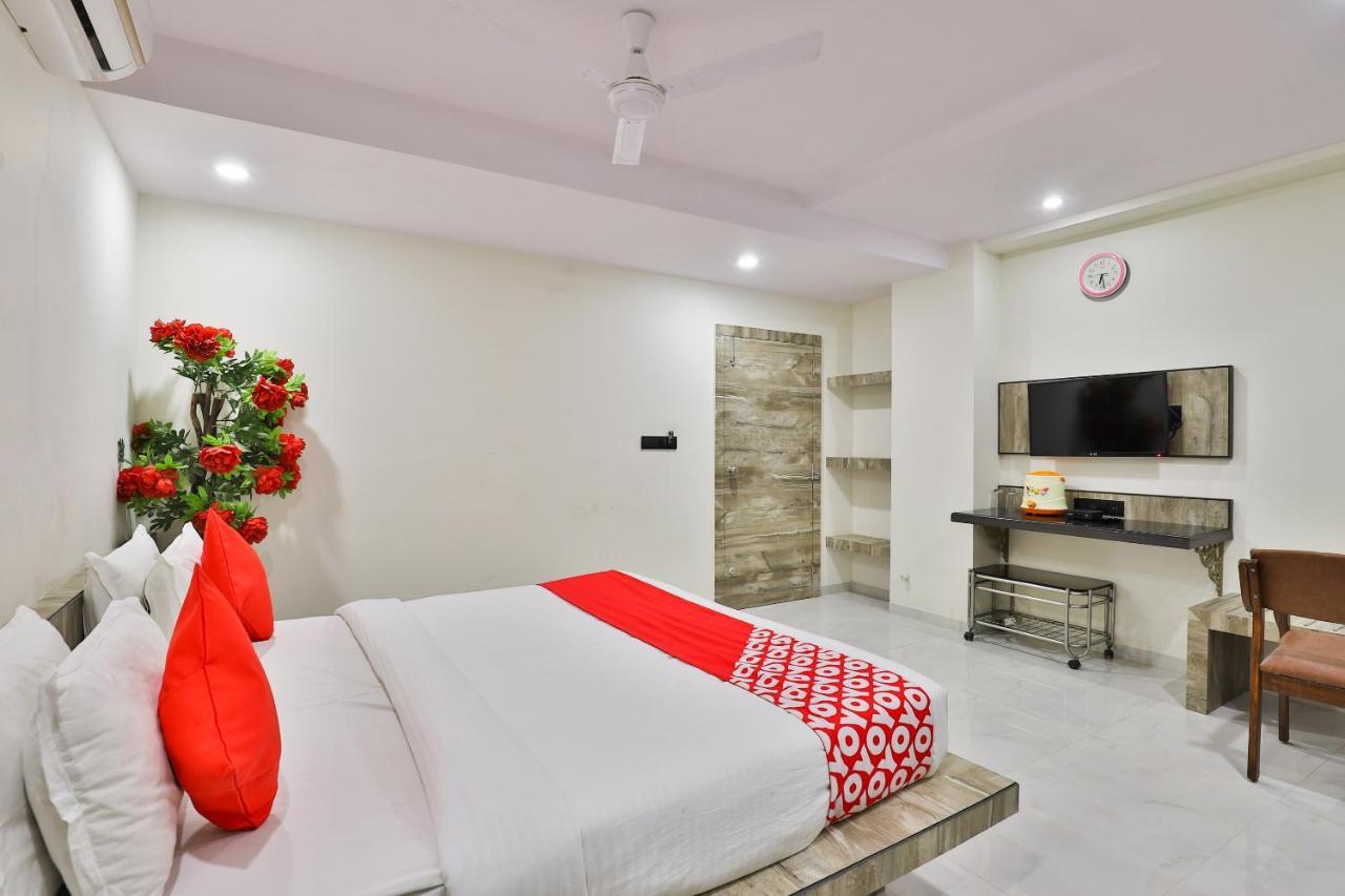 Oyo 23540 Hotel Suryakant Rajkot Εξωτερικό φωτογραφία