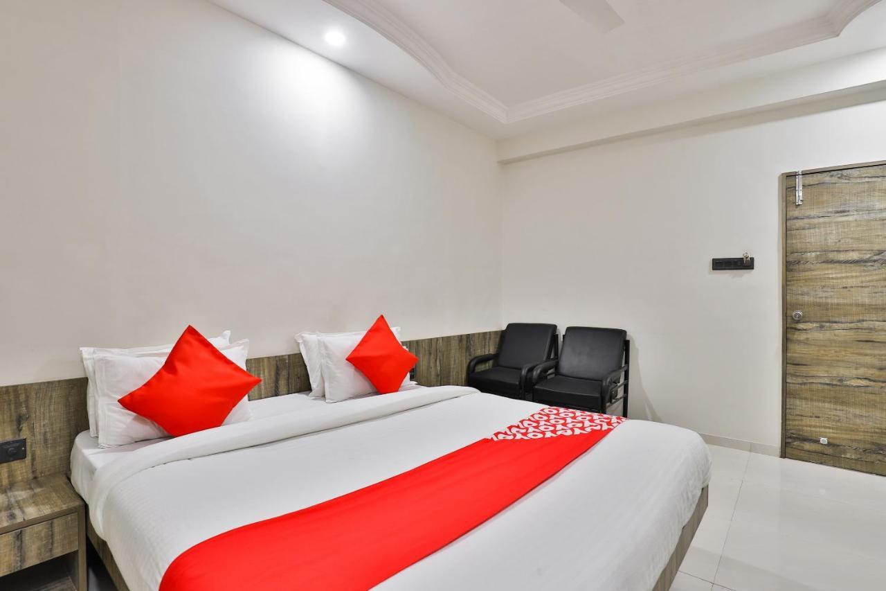 Oyo 23540 Hotel Suryakant Rajkot Εξωτερικό φωτογραφία