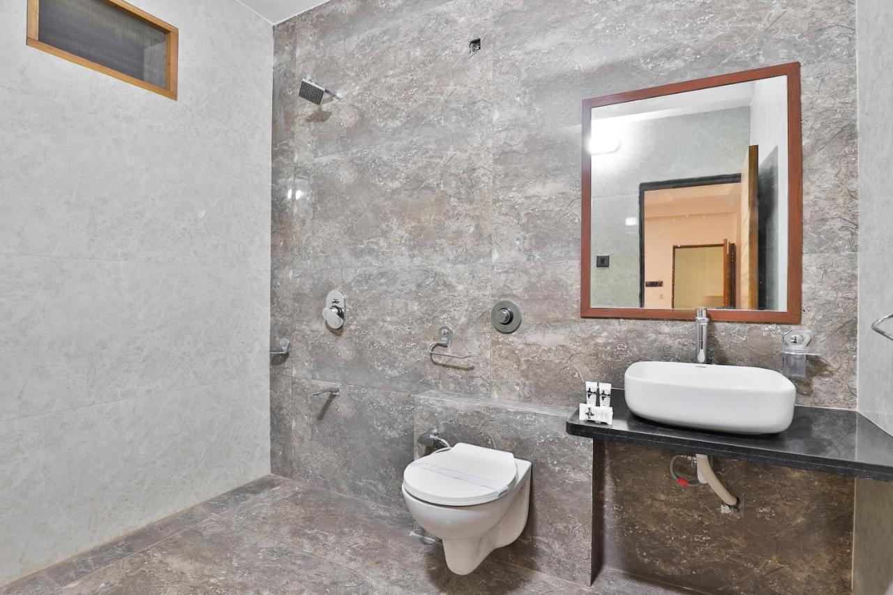 Oyo 23540 Hotel Suryakant Rajkot Εξωτερικό φωτογραφία