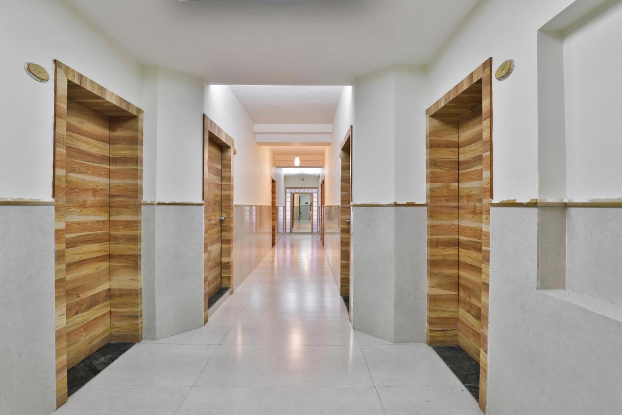 Oyo 23540 Hotel Suryakant Rajkot Εξωτερικό φωτογραφία