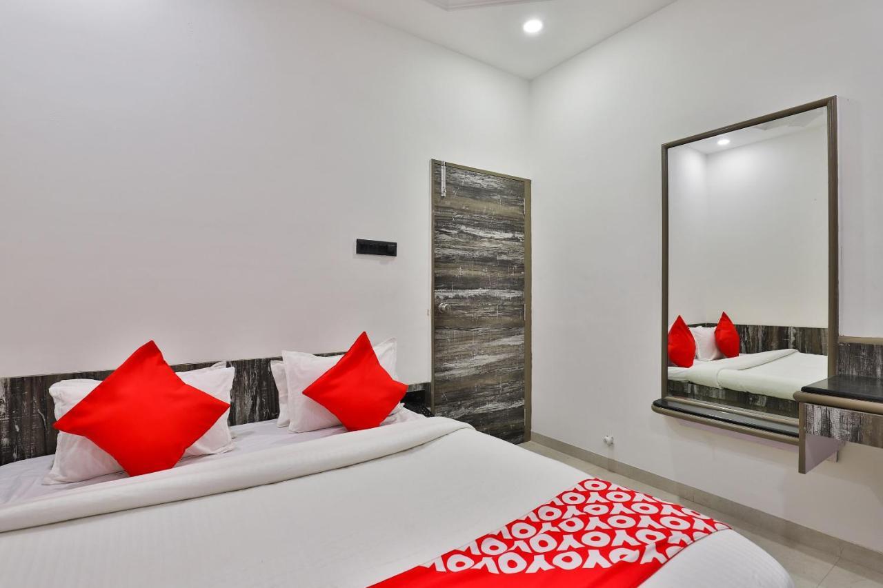 Oyo 23540 Hotel Suryakant Rajkot Εξωτερικό φωτογραφία