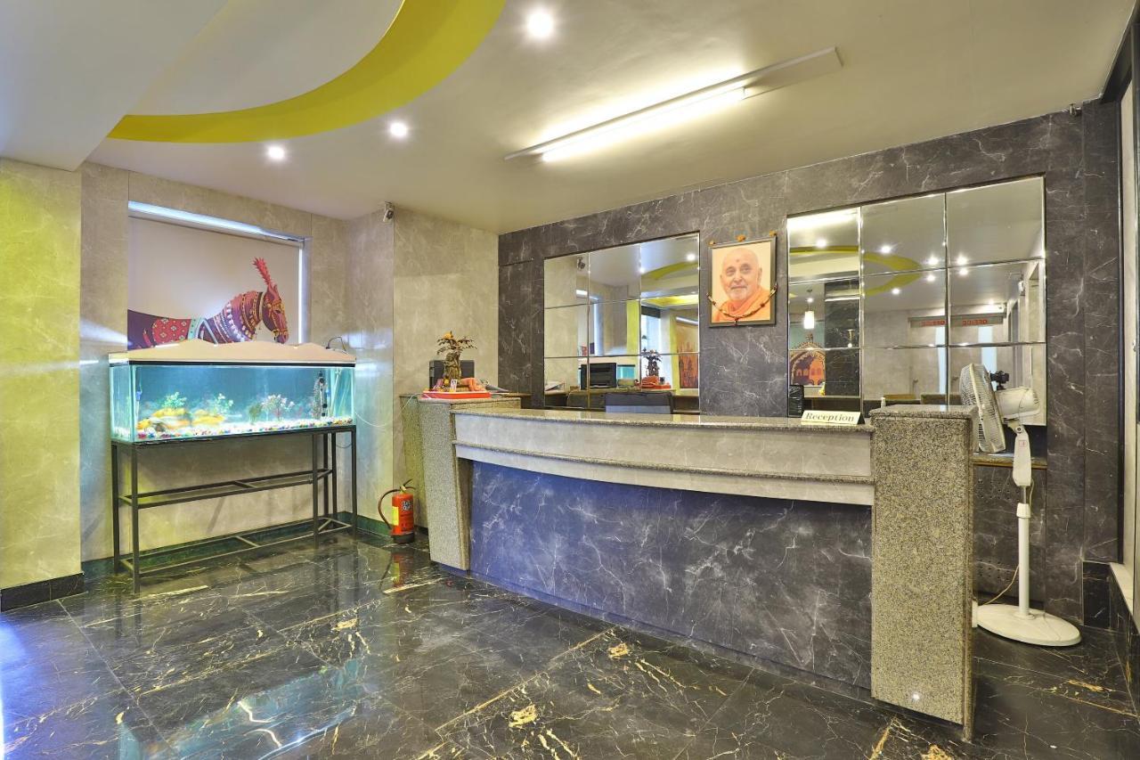 Oyo 23540 Hotel Suryakant Rajkot Εξωτερικό φωτογραφία