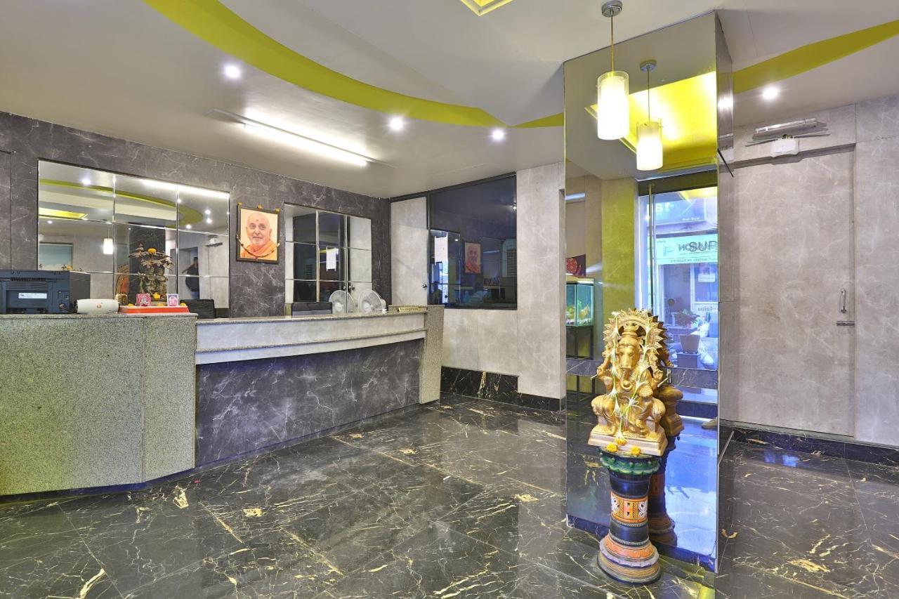 Oyo 23540 Hotel Suryakant Rajkot Εξωτερικό φωτογραφία